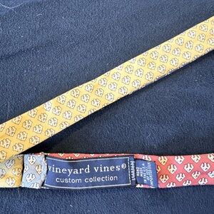 Vineyard Vines Bow tie